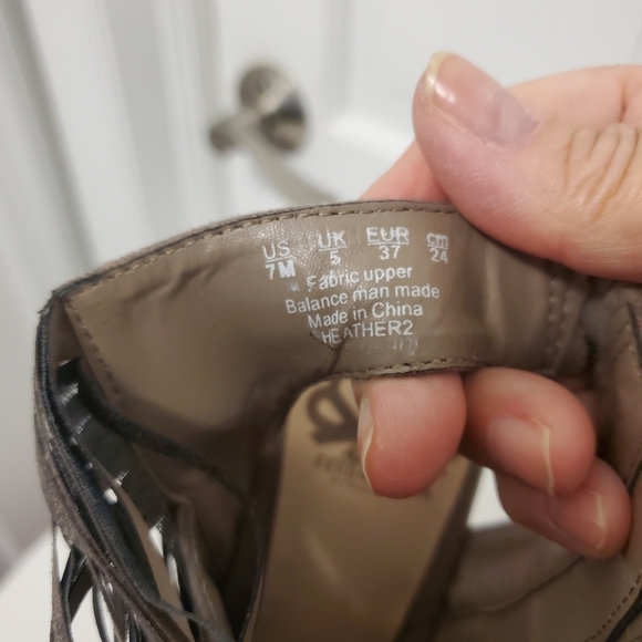 Fergalicious Heather2 Wedge Open Toe Booties Size 7M, Boho - Picture 12 of 12